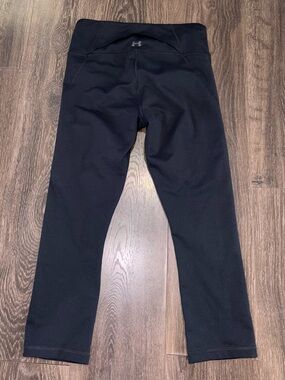 Under Armour Black Mid-Rise Performance cropped Leggings